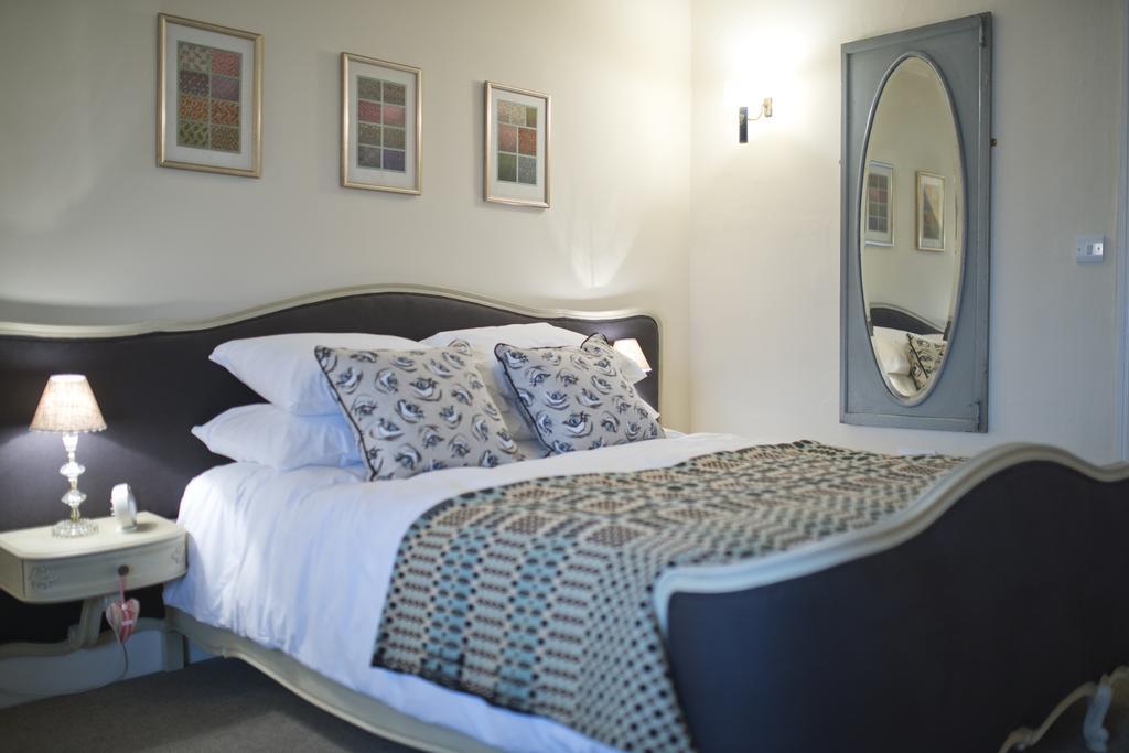 The White Hart Hotel Somerton  Szoba fotó