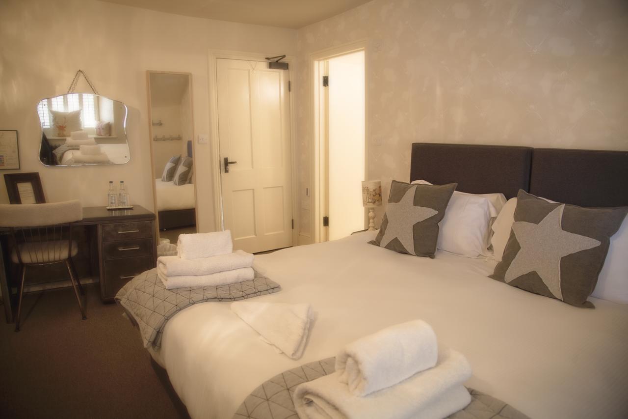 The White Hart Hotel Somerton  Kültér fotó