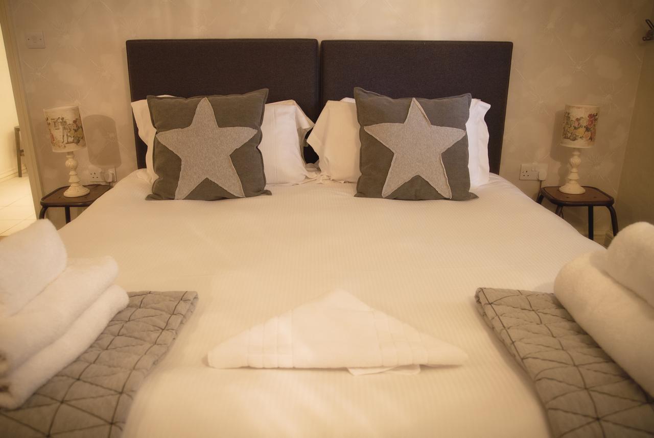 The White Hart Hotel Somerton  Kültér fotó